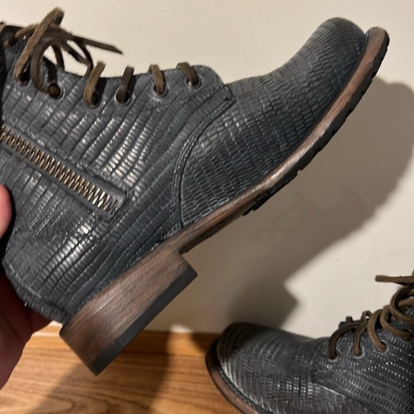 Freebird by Steven Manchester Boots - Blue Size 7 - Picture 6 of 9